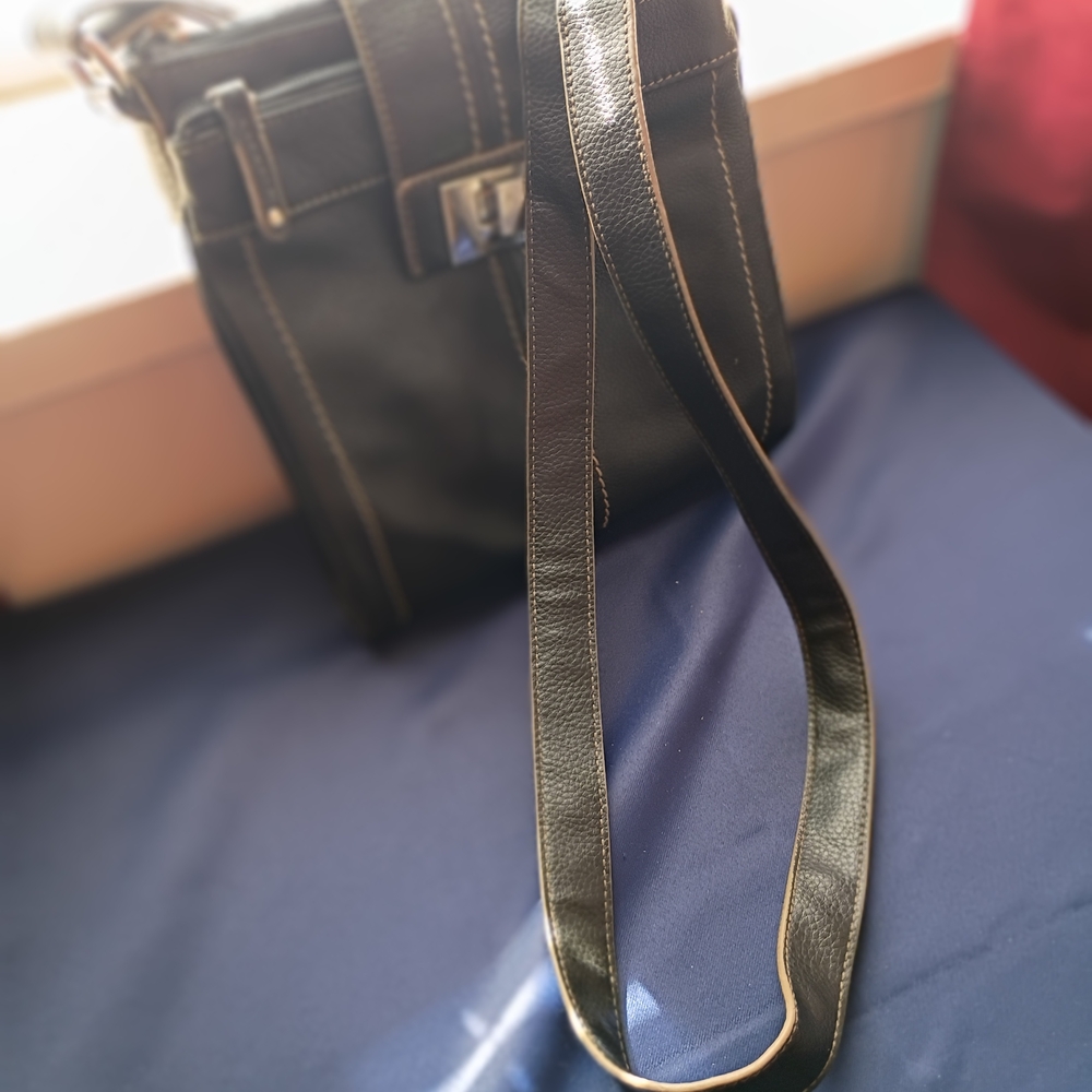 TIGNANELLO Black Crossbody Bag + end  White Stitching. - Picture 3 of 11